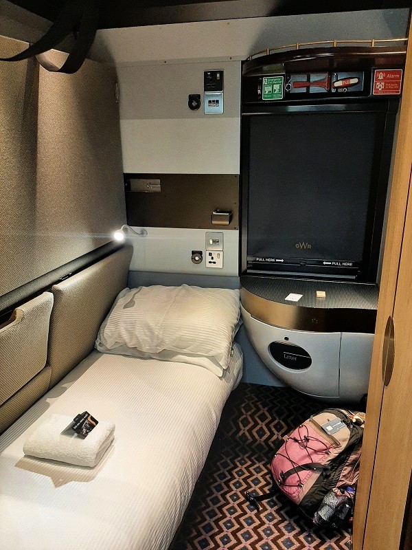 sleeper compartment night riviera london penzance cornwall