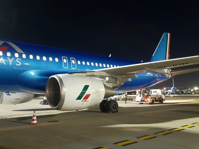 ita airways airbus a320 flight rome milan