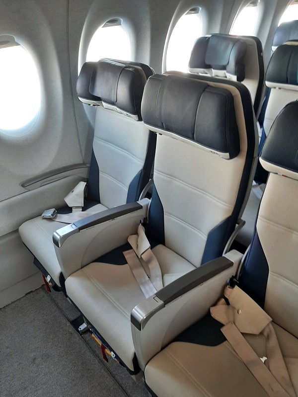 ita airways airbus a220 cabin seats business class