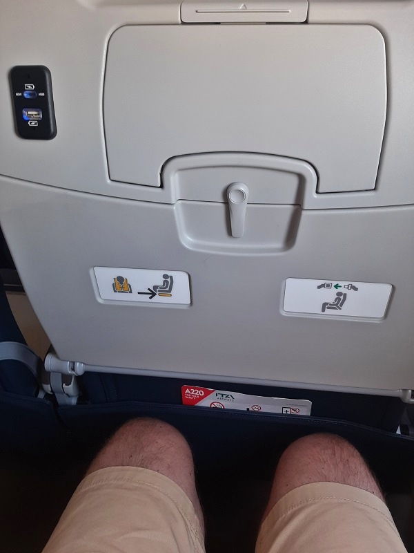 airbus a220-100 legroom