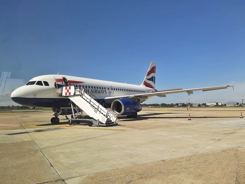 british airways airbus a319 milan linate airport