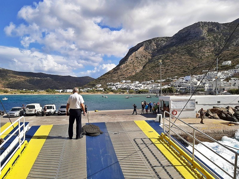 port of kamares ferry arrival sifnos western cyclades speedrunner