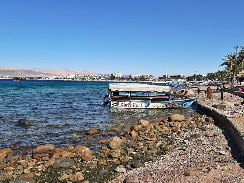 boat aqaba red sea coast