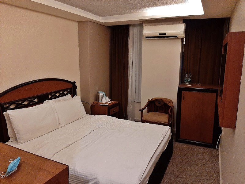 nairoukh hotel room