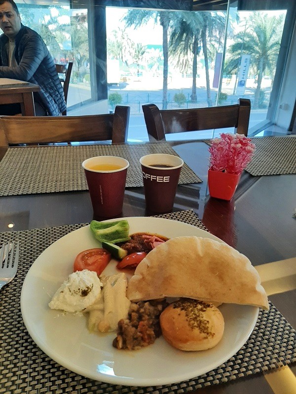 nairoukh hotel breakfast