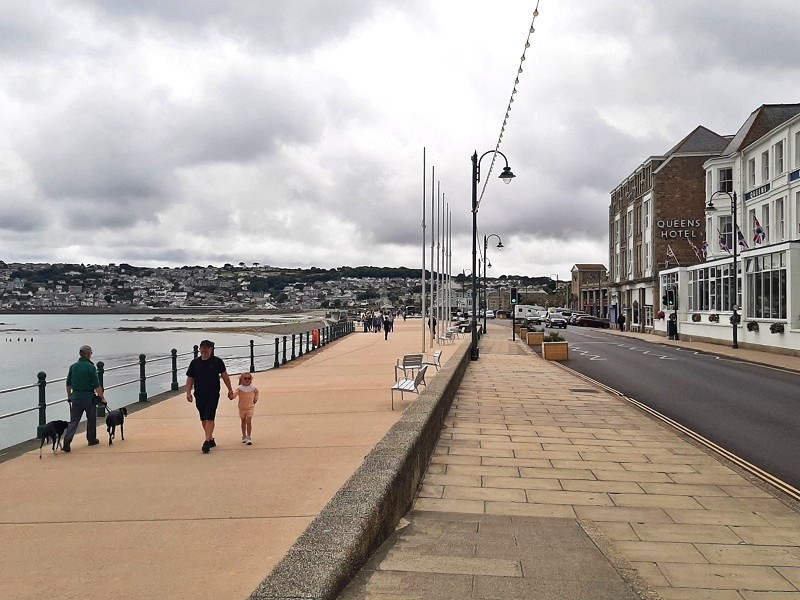 penzance seaside promenade