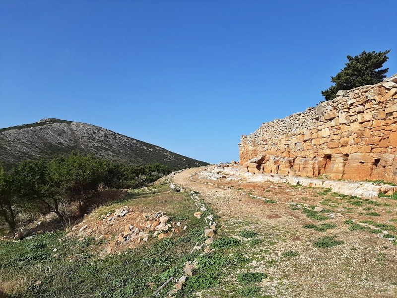 Mycenaean walls Sifnos Greece