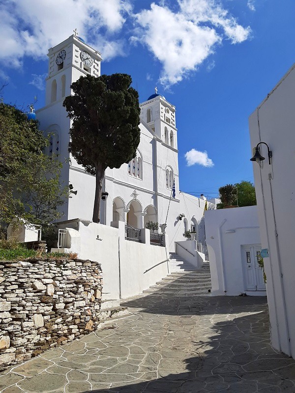 saint Spyridon church sifnos apollonia