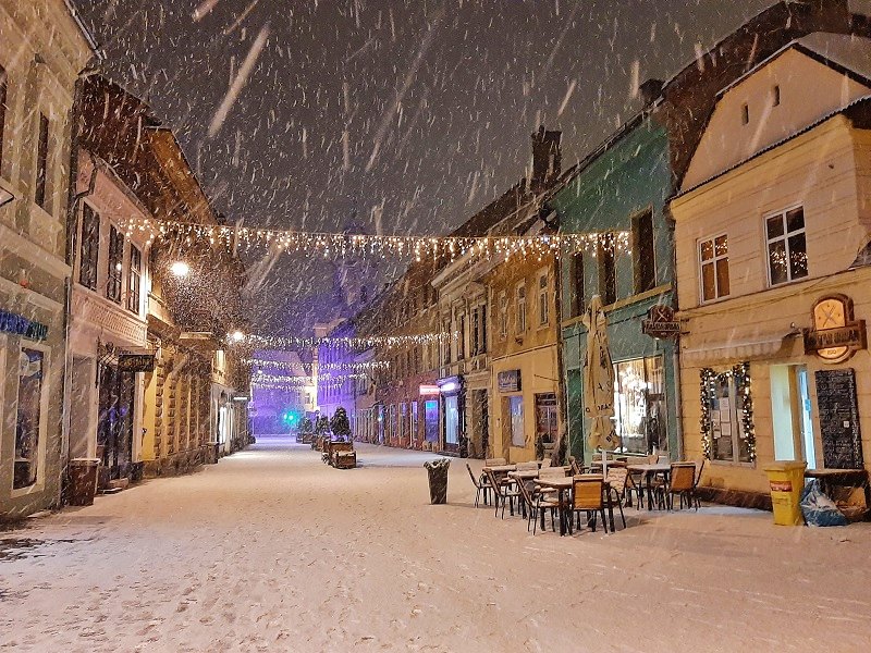 Brașov street snow