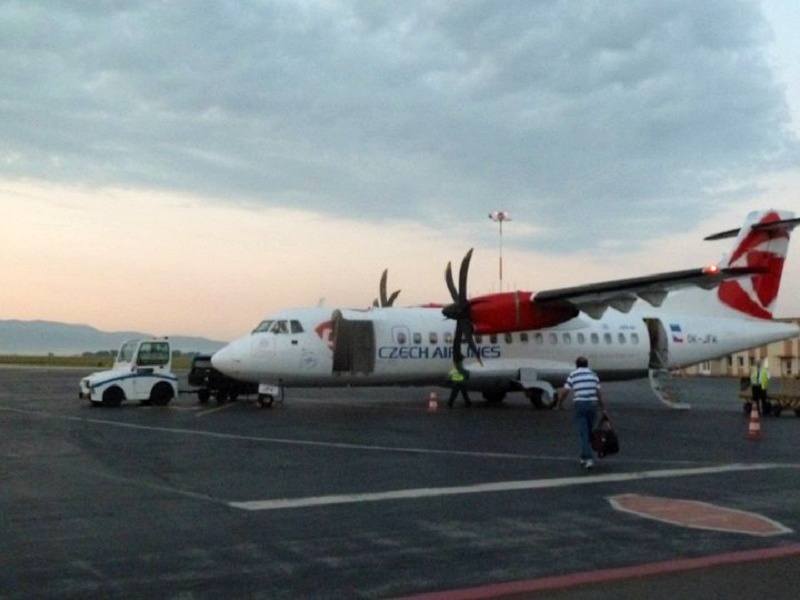 czech airlines csa atr 42-500 kosice airport