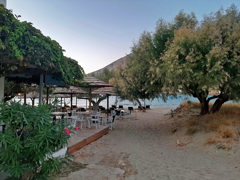 kamares beach bar restaurant