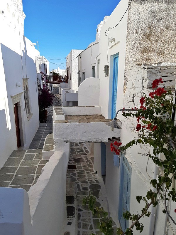 kastro street cyclades greece sifnos