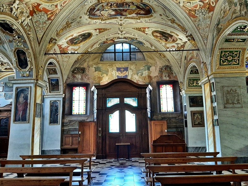 shrine ceiling madonna del sasso