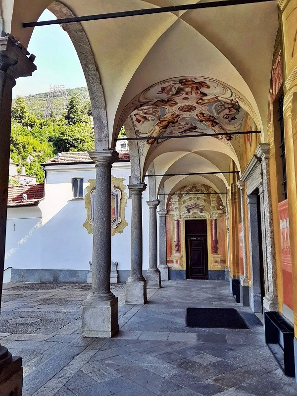 portico madonna del sasso