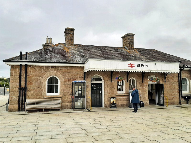 st erth railway station building