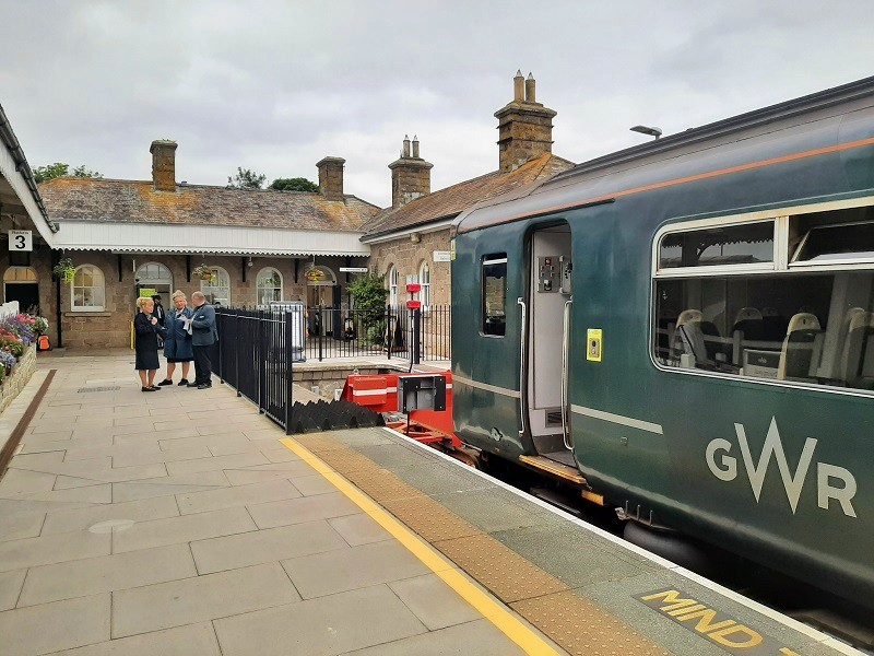 st erth station train st ives