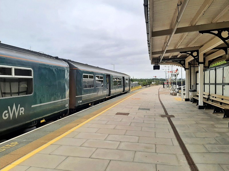 gwr class 150 train st erth st ives