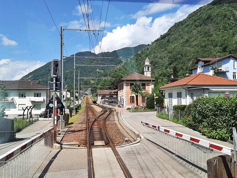 cavigliano station train locarno domodossola