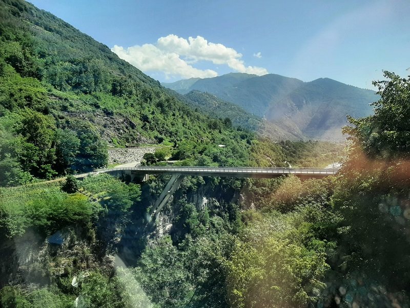 intragna canyon bridge