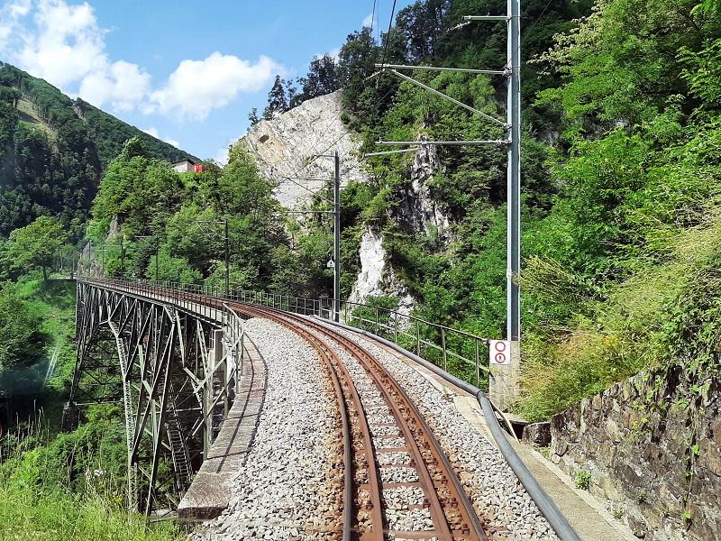 Ponte Borgnone centovalli train locarno domodossola