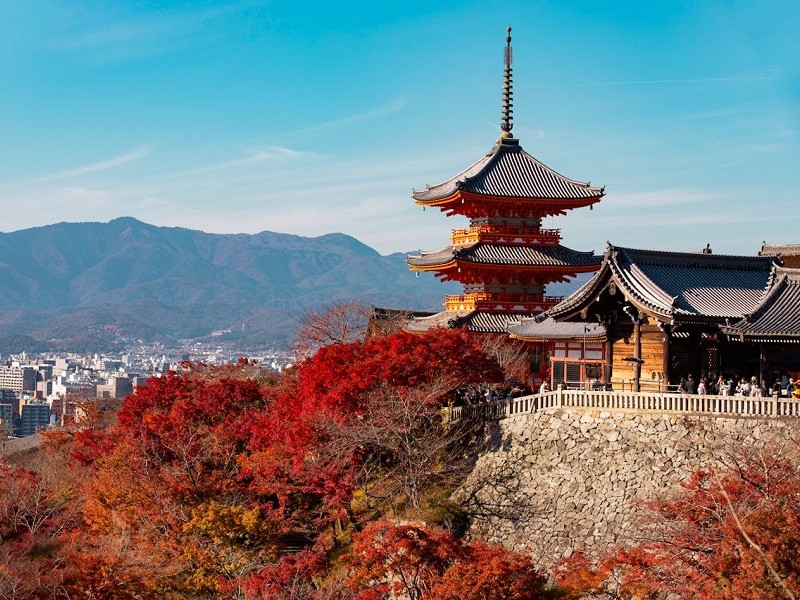 kyoto japan autumn