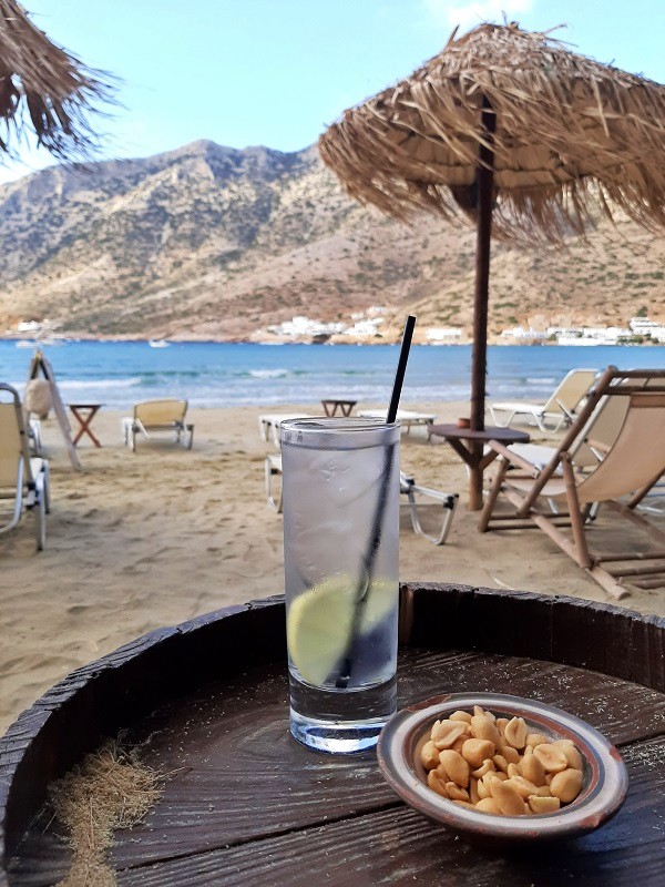 gin tonic beach kamares sifnos