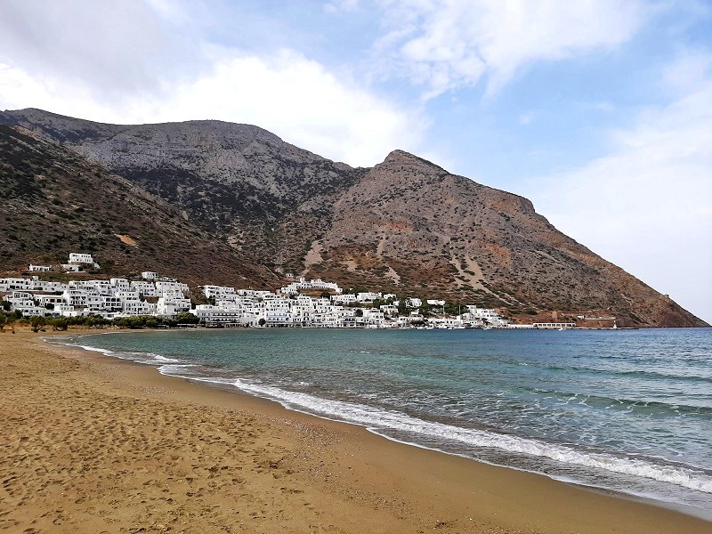 kamares beach sifnos