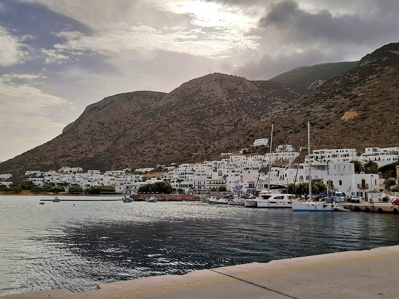 kamares sifnos harbour