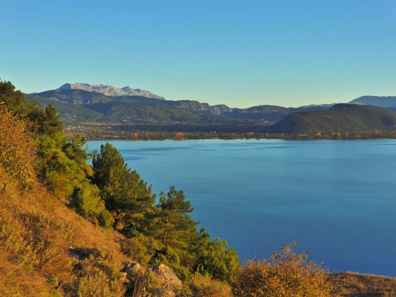 Lake Pamvotida ioannina greece autumn travel