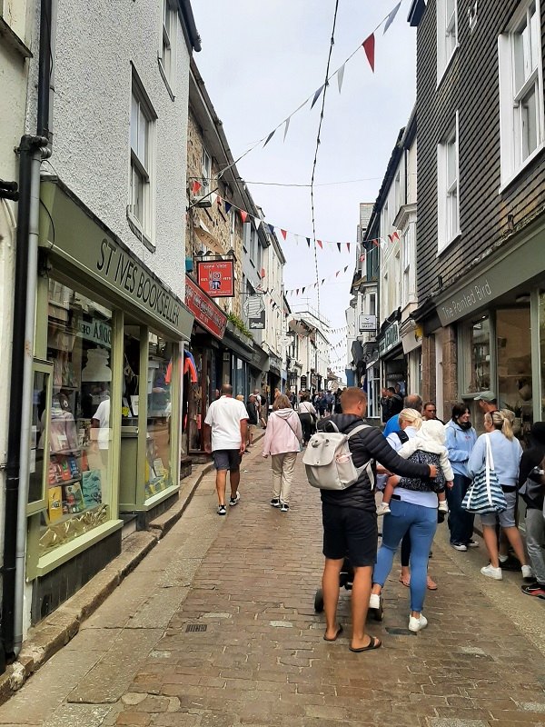 St Ives shopping street