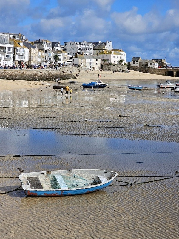 harbour st ives low tide