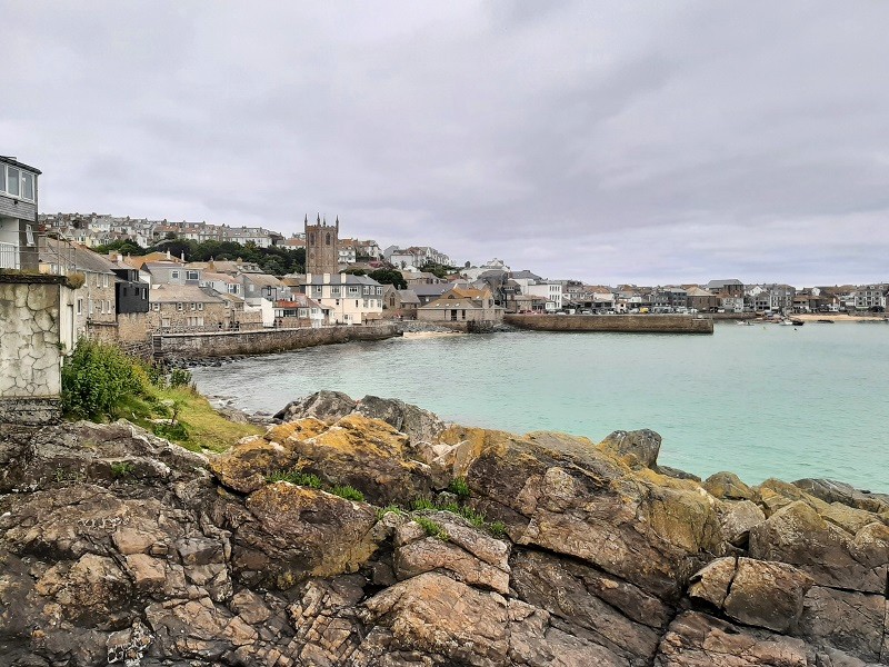 st ives rocks shoreline