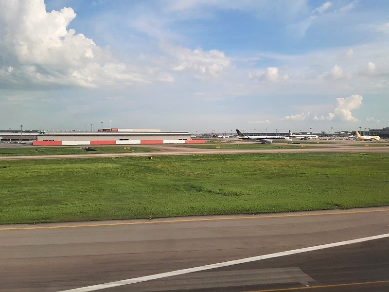 singapore changi airport landing runway