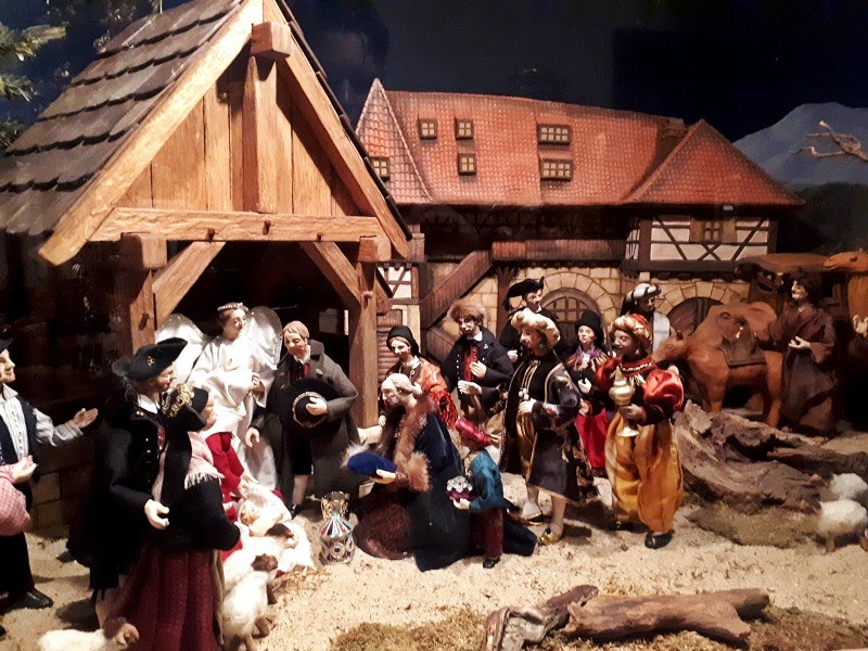 upper franconia tracht christmas crib