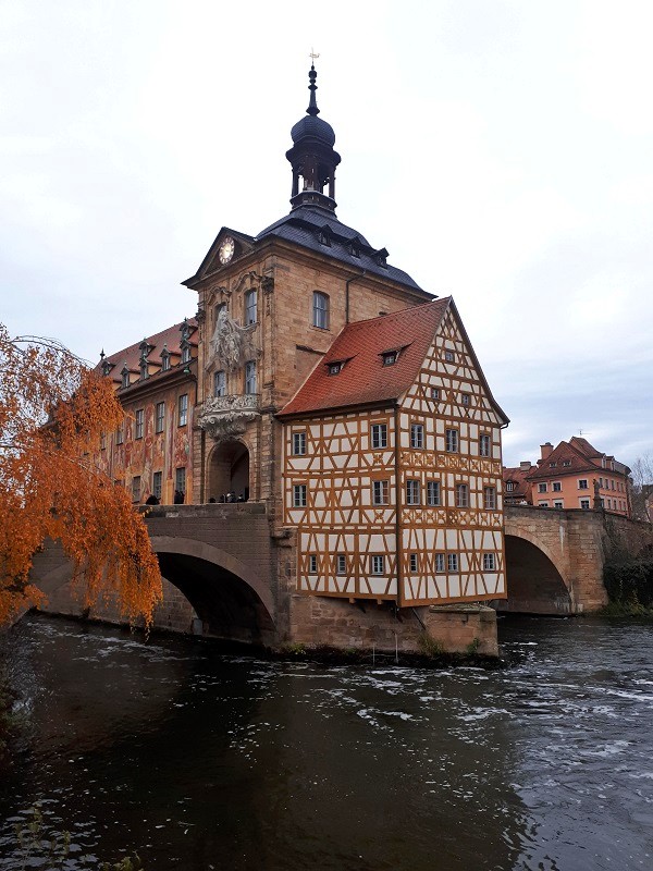 bamberg old town hall bridge river regnitz