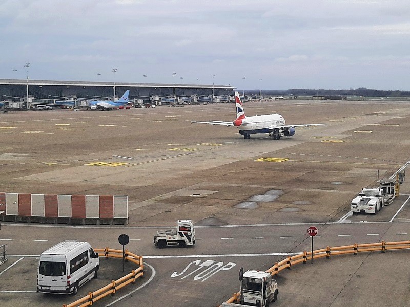 british airways airbus plane