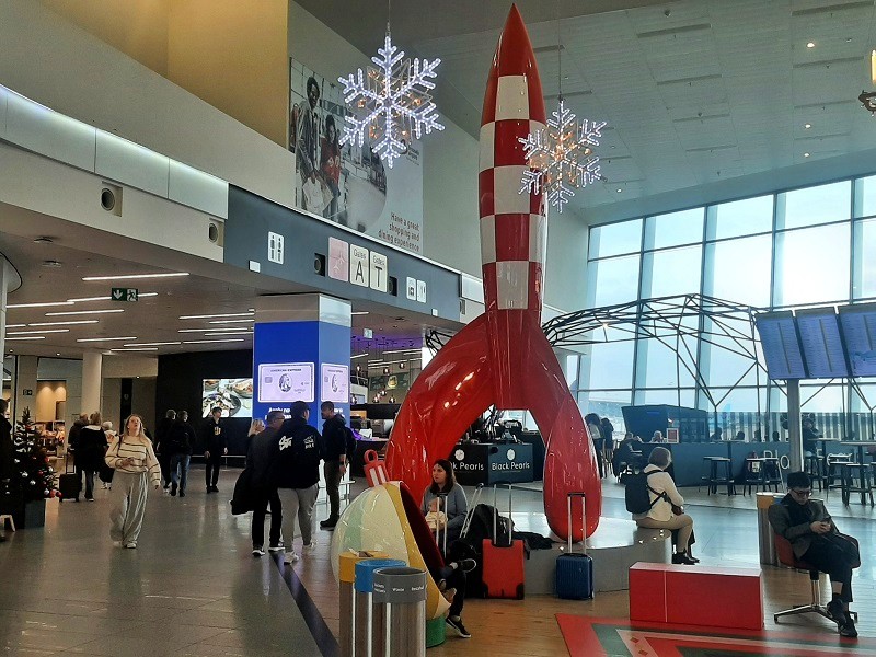 schengen terminal brussels airport tintin moon rocket