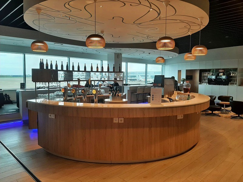 brussels airlines the loft business lounge bar