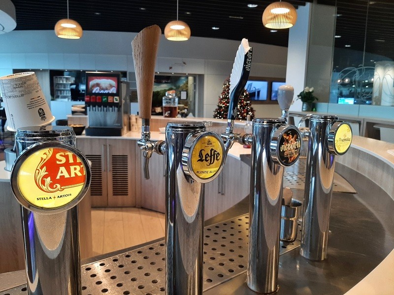 bar the loft business lounge brussels airlines draught beer