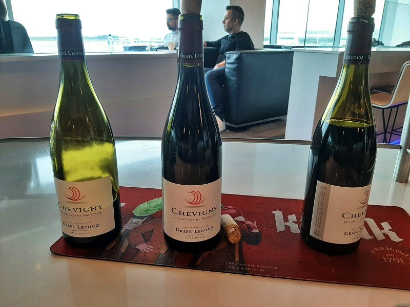 brussels airlines the loft business lounge wine