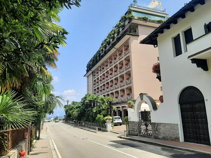 lakeside hotel stresa