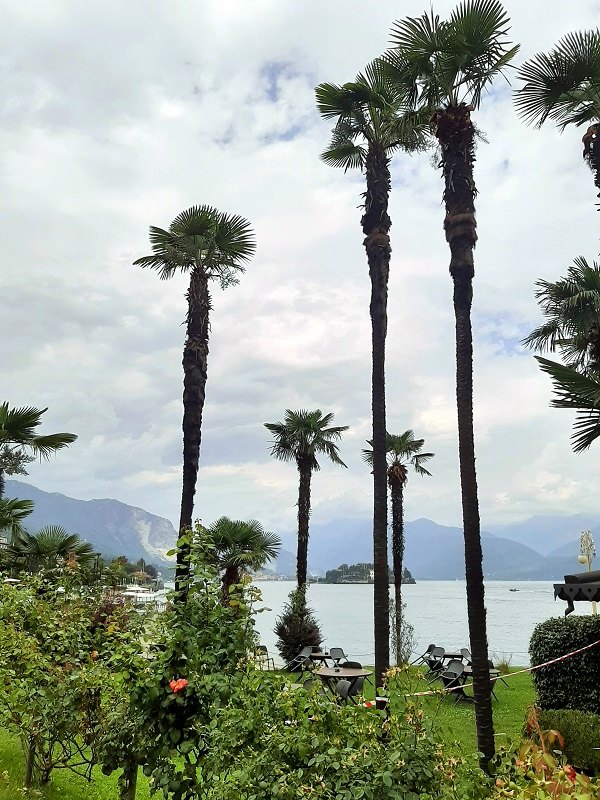 lakeside promenade lago maggiore