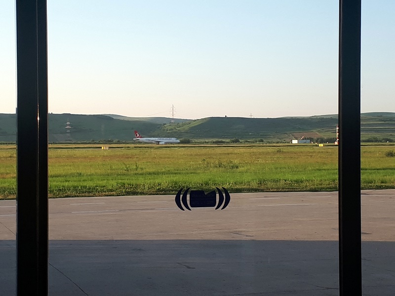 turkish airlines airbus a320 cluj-napoca airport