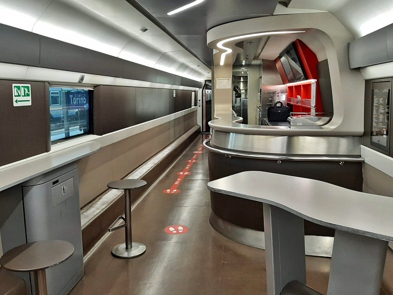 bar-café wagon dining car frecciarossa high-speed train milan bologna