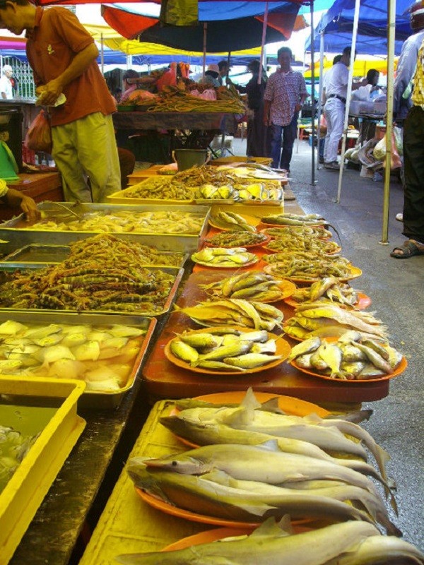 fish market kuching