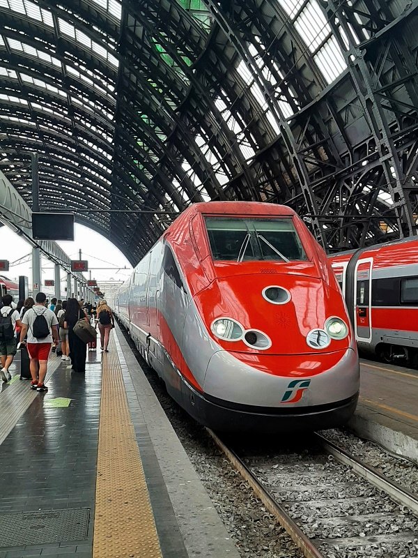 milan bologna frecciarossa high-speed train trenitalia