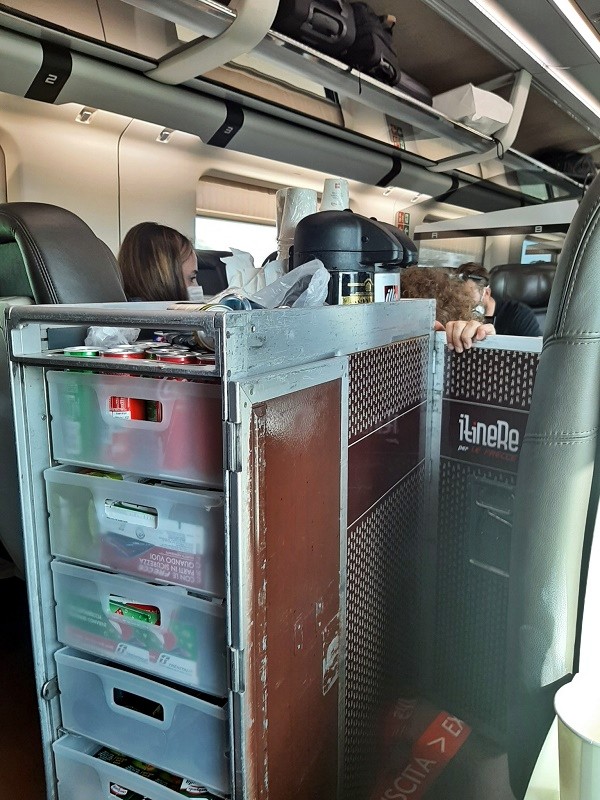 business class frecciarossa train drink service