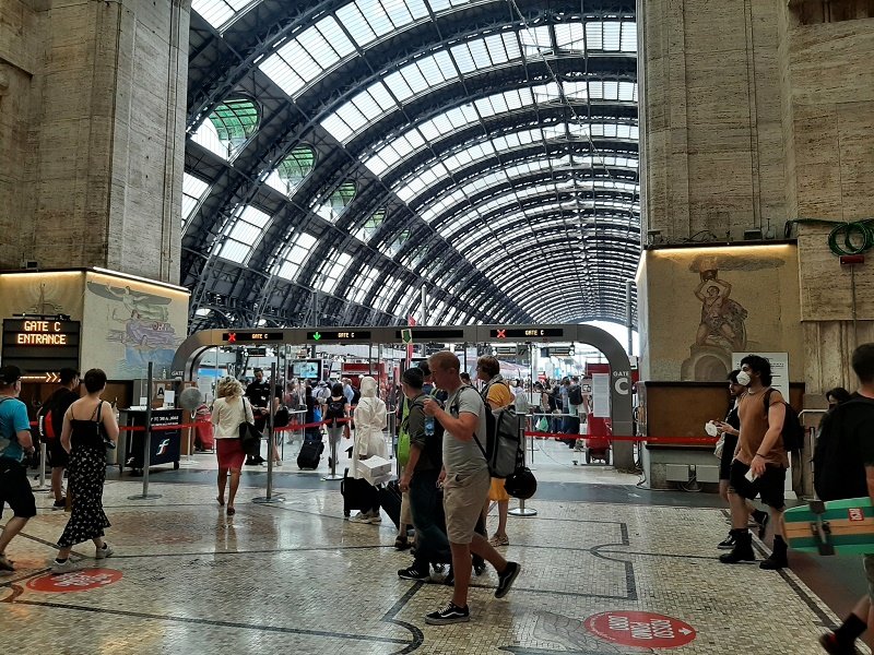 milano centrale platform access