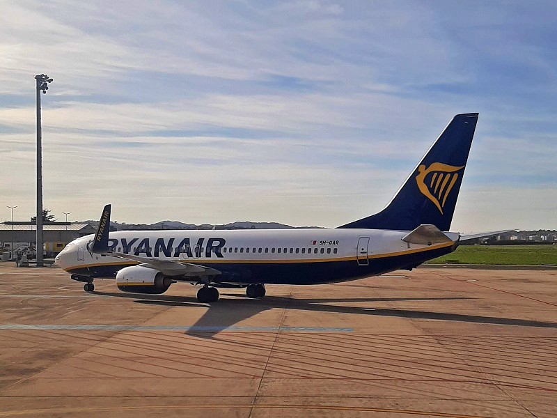 ryanair spain flights regional airport santander