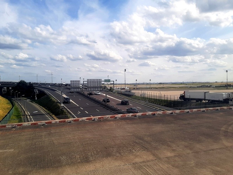 cdg access road